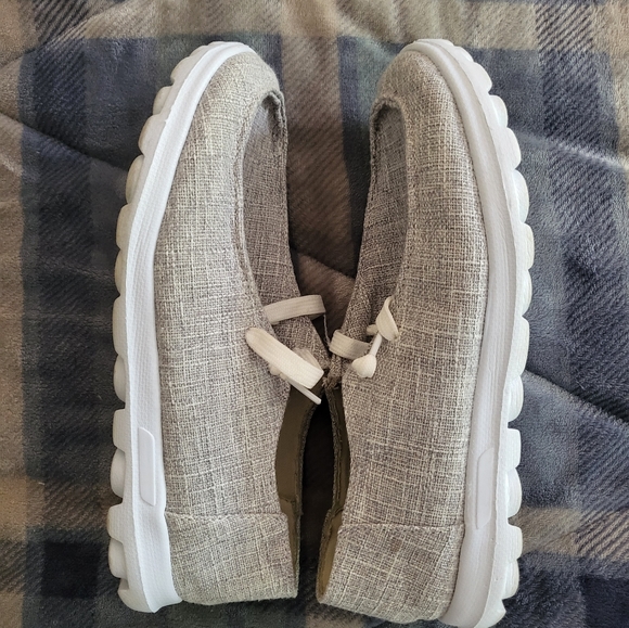 Off brand slip in shoe - Picture 5 of 6